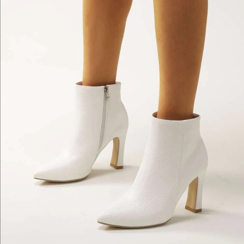 White Boot - Picture 3 of 7